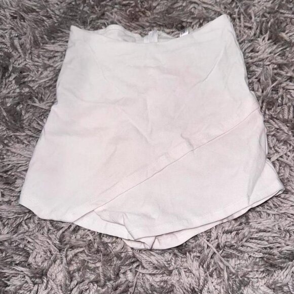 Lucy In The Sky White Asymmetrical Skort - Picture 2 of 2